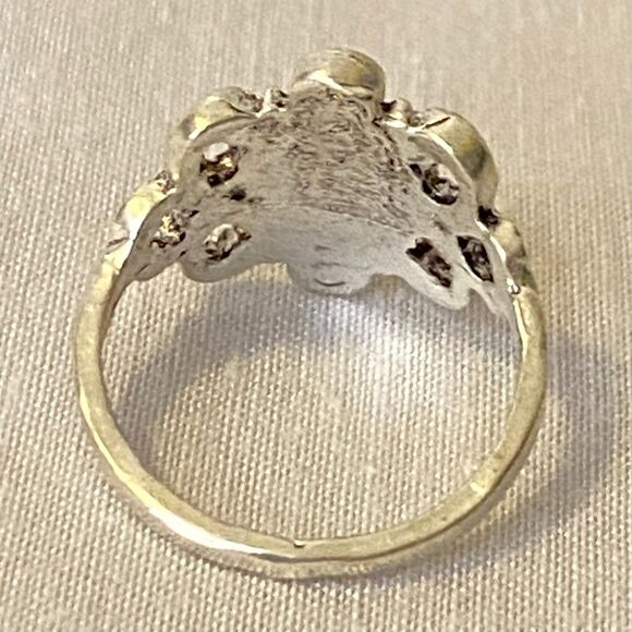 Silver Tone Ring Ornate Central Oval Opalesque Stone - Picture 4 of 5